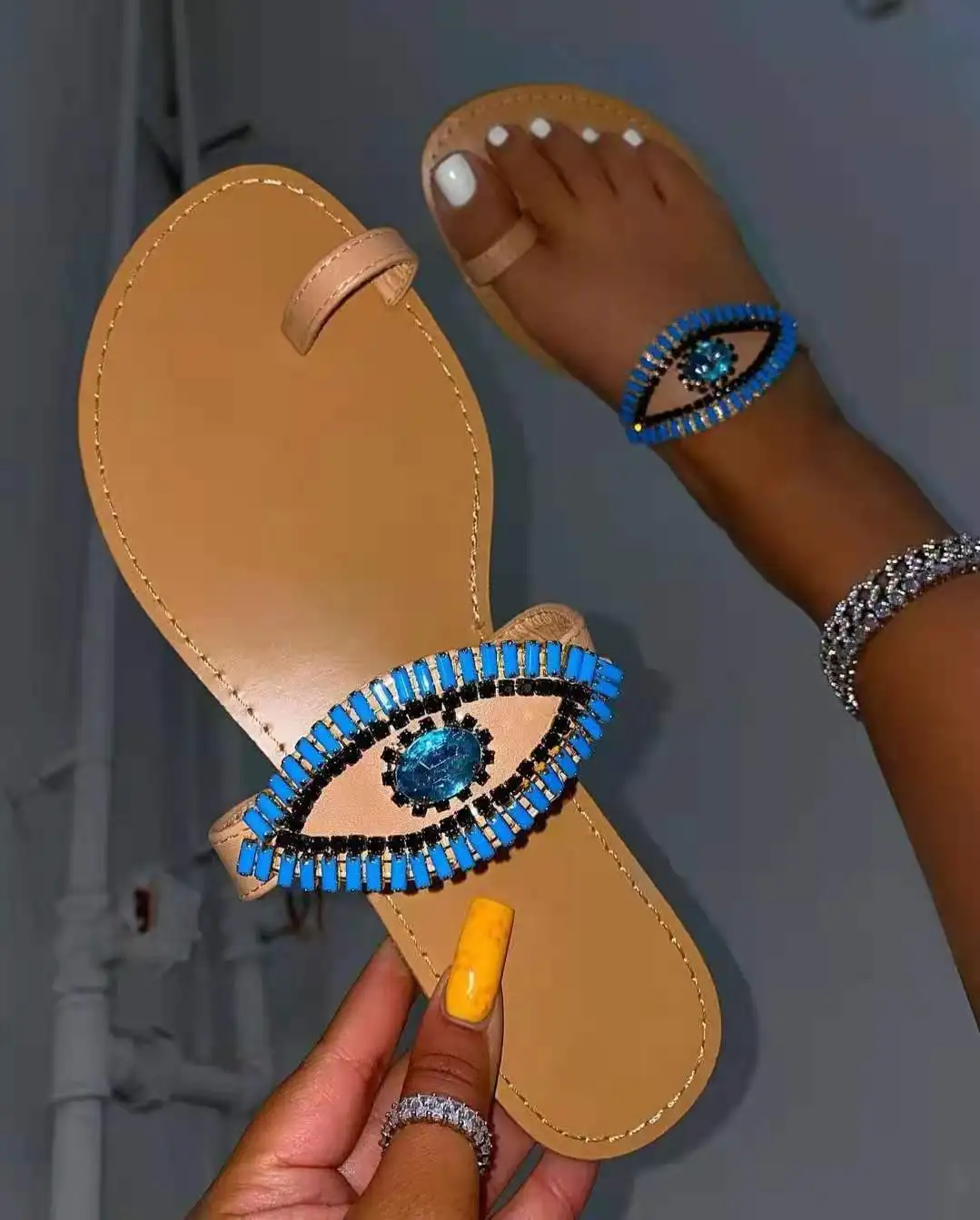 Women Flip Flops Sandals 2021 New Arrivals Casual House Shoes Wholesale Ladies Slide Footwear Fashion Women Beach Flat Slippers
Women Flip Flops Sandals 2021 New Arrivals Casual House Shoes Wholesale Ladies Slide Footwear Fashion Women Beach Flat Slippers