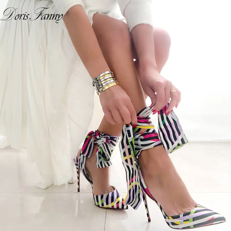 Wholesale New Arrival Summer ladies high heels printed Ankle strap Silk Women Heels Wedding Party Shoes
Wholesale New Arrival Summer ladies high heels printed Ankle strap Silk Women Heels Wedding Party Shoes