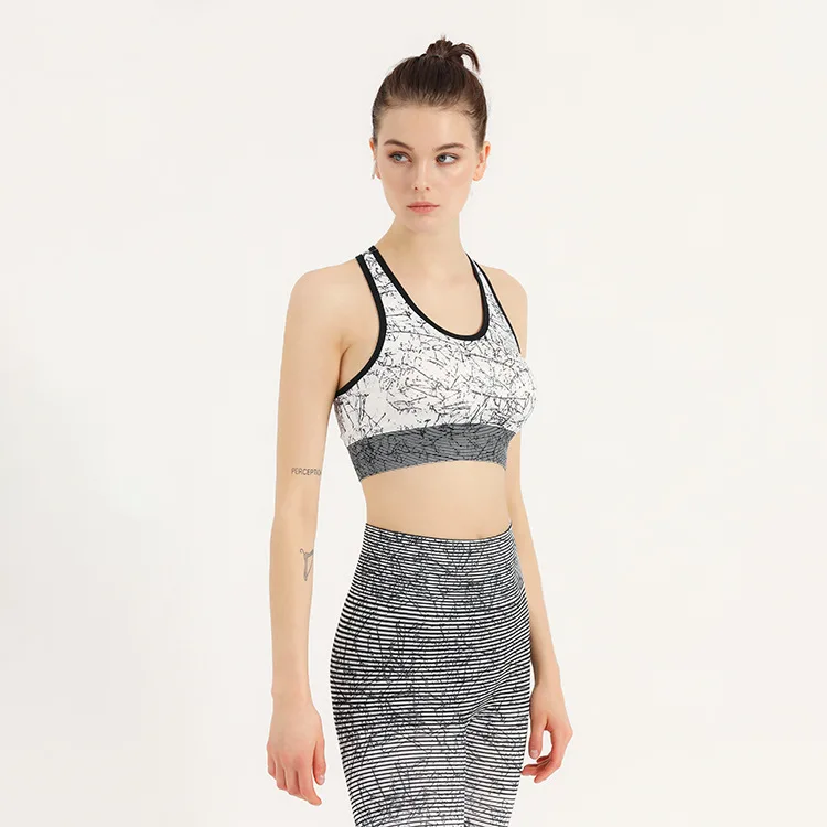 New Sports Suit Printed Yoga Suit Women Nine Point Yoga Pants Sports Fitness Bra Two Sets, Colorful
New Sports Suit Printed Yoga Suit Women Nine Point Yoga Pants Sports Fitness Bra Two Sets, Colorful