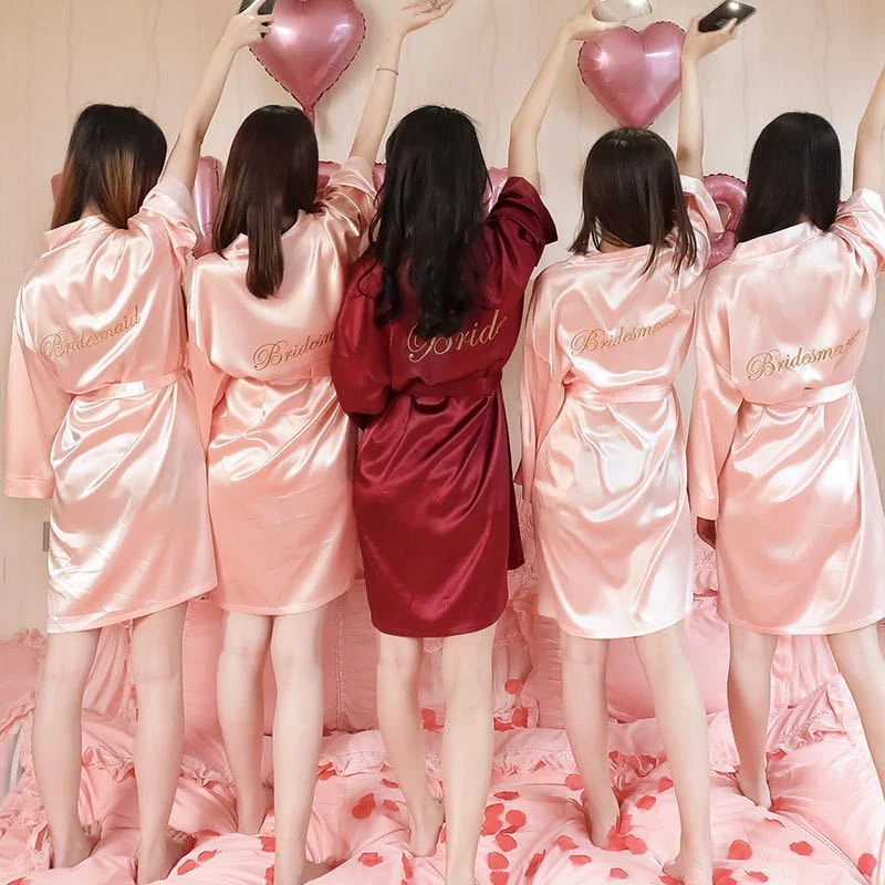 Lskj001 Wedding Party Silk Satin Bride Plus Size Loose Kimono Robe Bridesmaid Robe
Lskj001 Wedding Party Silk Satin Bride Plus Size Loose Kimono Robe Bridesmaid Robe