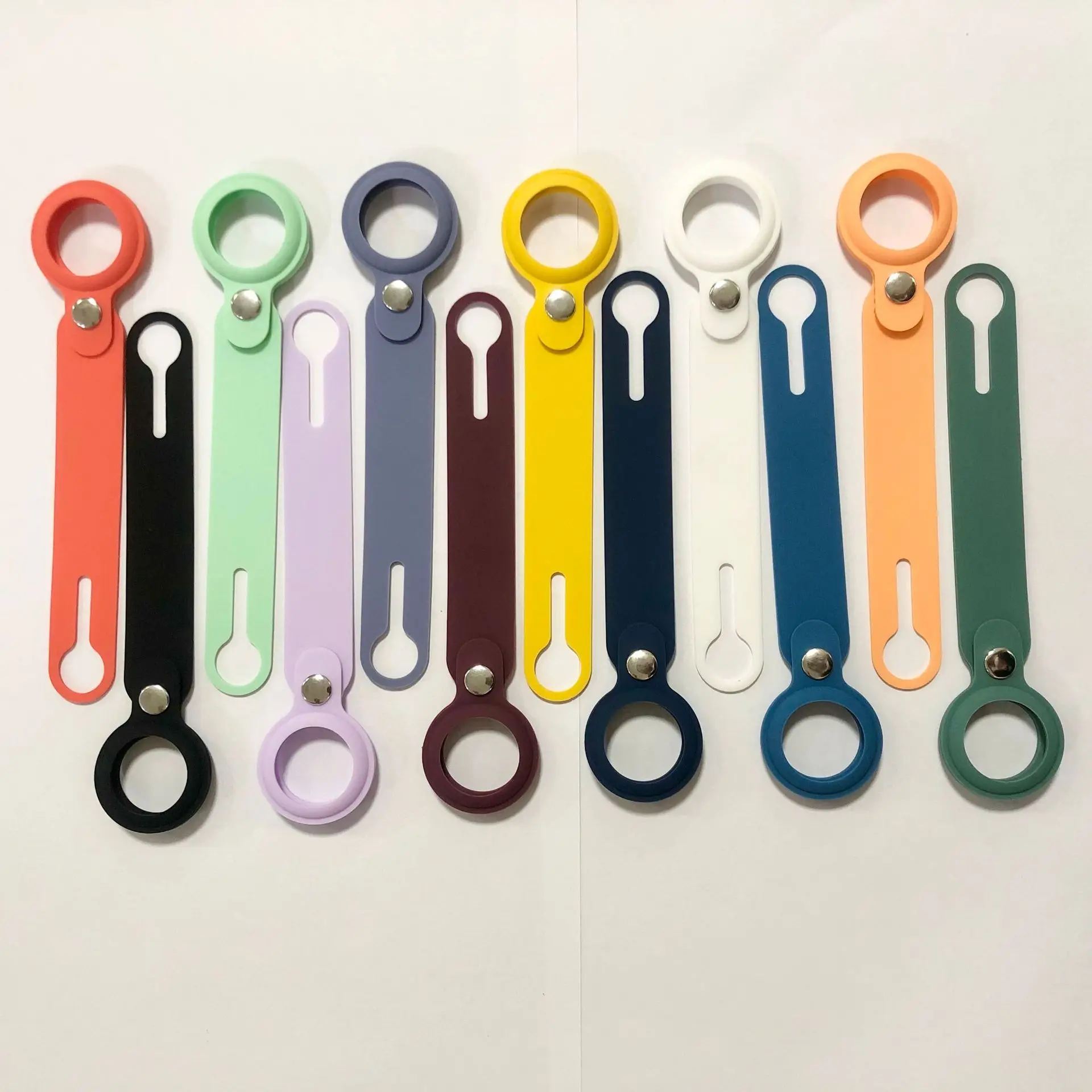 Hot selling case for AirTag new product new arrivals AirTag Buckle silicone Locator case GPS
Hot selling case for AirTag new product new arrivals AirTag Buckle silicone Locator case GPS