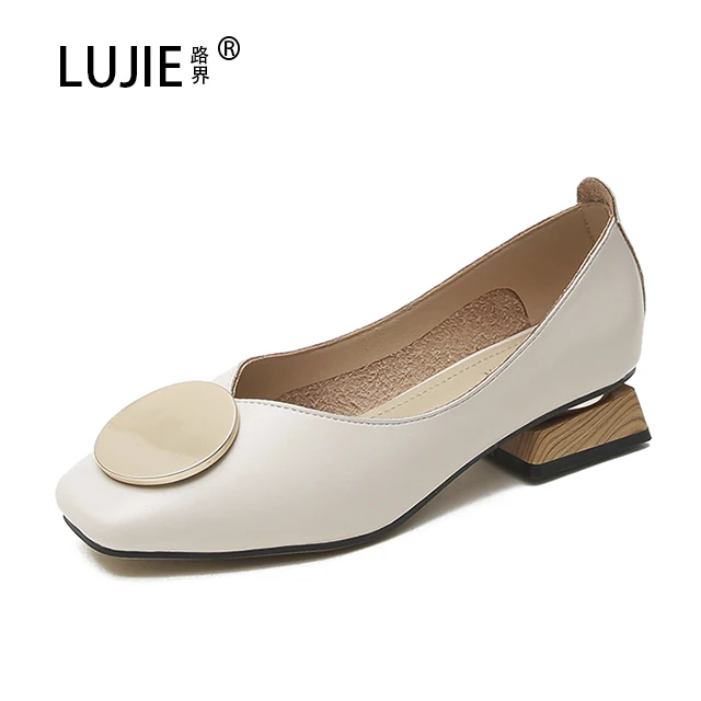 2020 Women's shoes spring and summer new low-heeled soft Plus-size square-toed V-neck accessories flat nude shoes
2020 Women's shoes spring and summer new low-heeled soft Plus-size square-toed V-neck accessories flat nude shoes