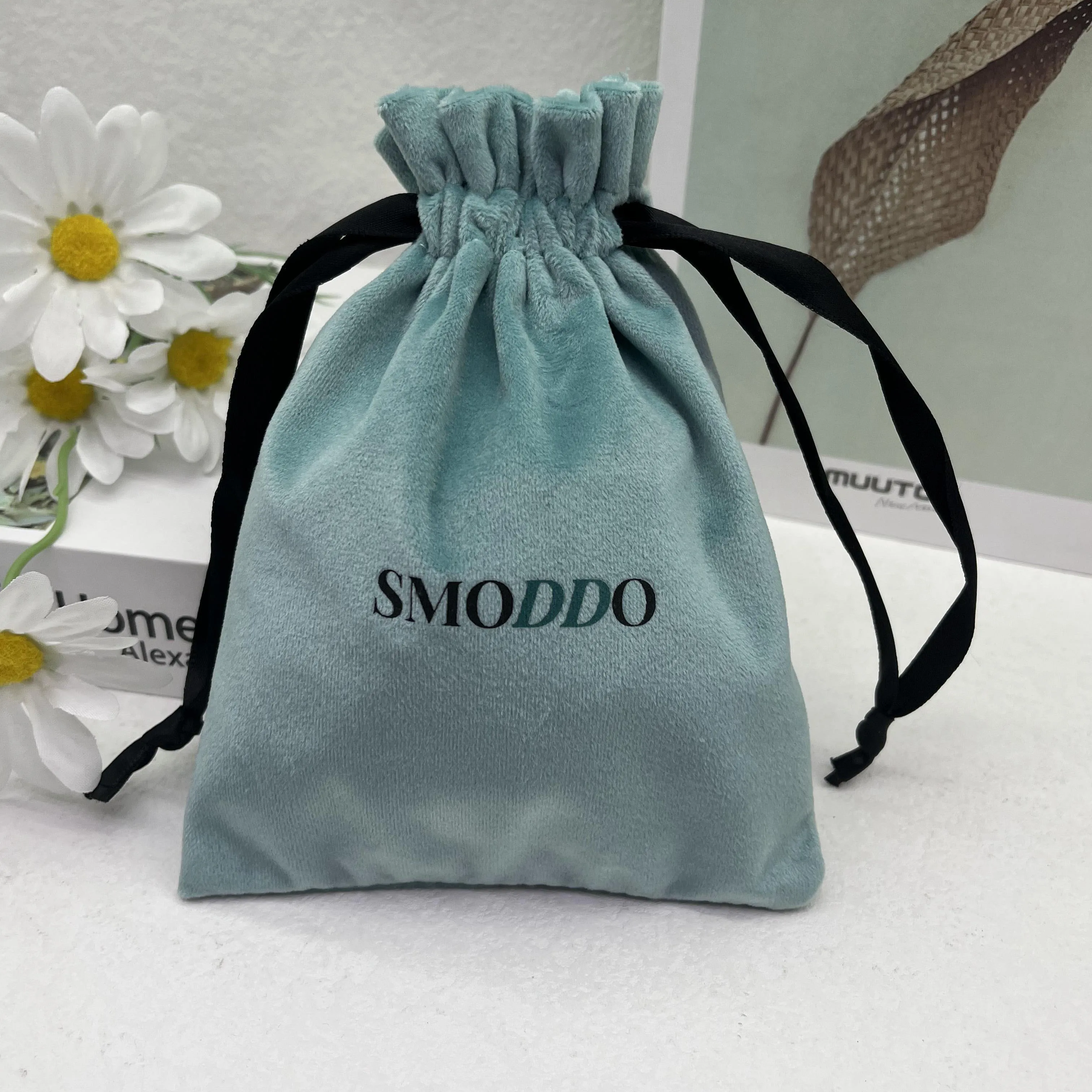 Custom Logo Printed Soft Velvet Fabric Jewelry Pouch Small Packaging Drawstring Velvet Jewellery Bag
Custom Logo Printed Soft Velvet Fabric Jewelry Pouch Small Packaging Drawstring Velvet Jewellery Bag