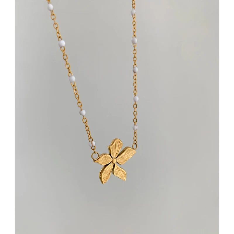 Stainless Steel Textured Irregular Flower Pendant Necklace White Enamel Beads Chain Necklaces Women Water Resistant Cute Jewelry
Stainless Steel Textured Irregular Flower Pendant Necklace White Enamel Beads Chain Necklaces Women Water Resistant Cute Jewelry