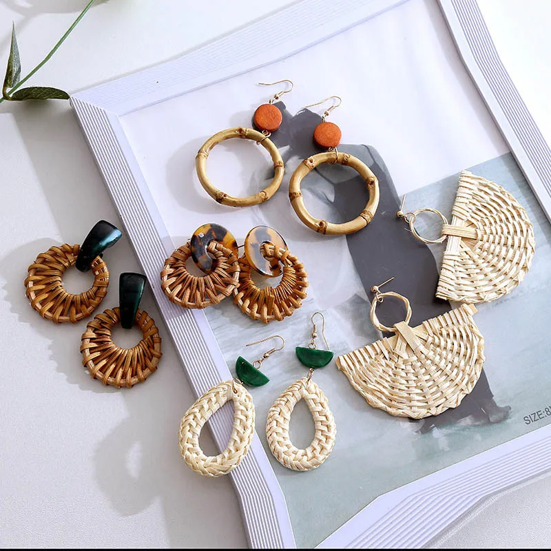 Artilady Bohemian Vintage Geometric Gold Cowrie Shell Resin Flower Bamboo Knit Earrings Tassel Drop Earrings For Women, Coffe,white,balck
Artilady Bohemian Vintage Geometric Gold Cowrie Shell Resin Flower Bamboo Knit Earrings Tassel Drop Earrings For Women, Coffe,white,balck