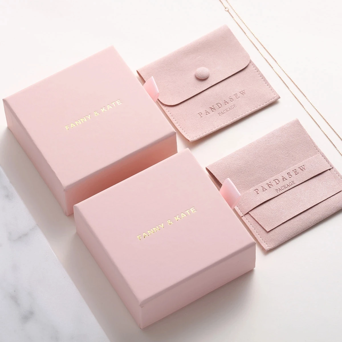 Top Sale Personalized Design Paper Slide Cardboard Jewelry Packaging Box Velvet Pouches With Custom Logo
Top Sale Personalized Design Paper Slide Cardboard Jewelry Packaging Box Velvet Pouches With Custom Logo