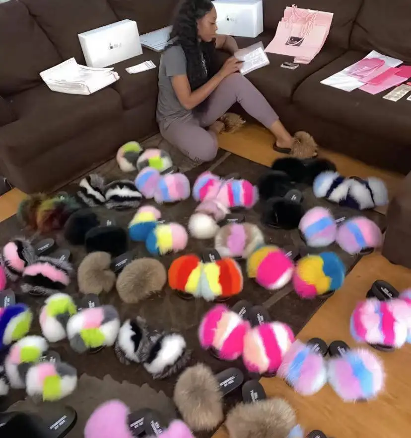 Wholesale fashion custom micro-label fluffy real fox raccoon fur slippers women furry fur slides, Customized color
Wholesale fashion custom micro-label fluffy real fox raccoon fur slippers women furry fur slides, Customized color