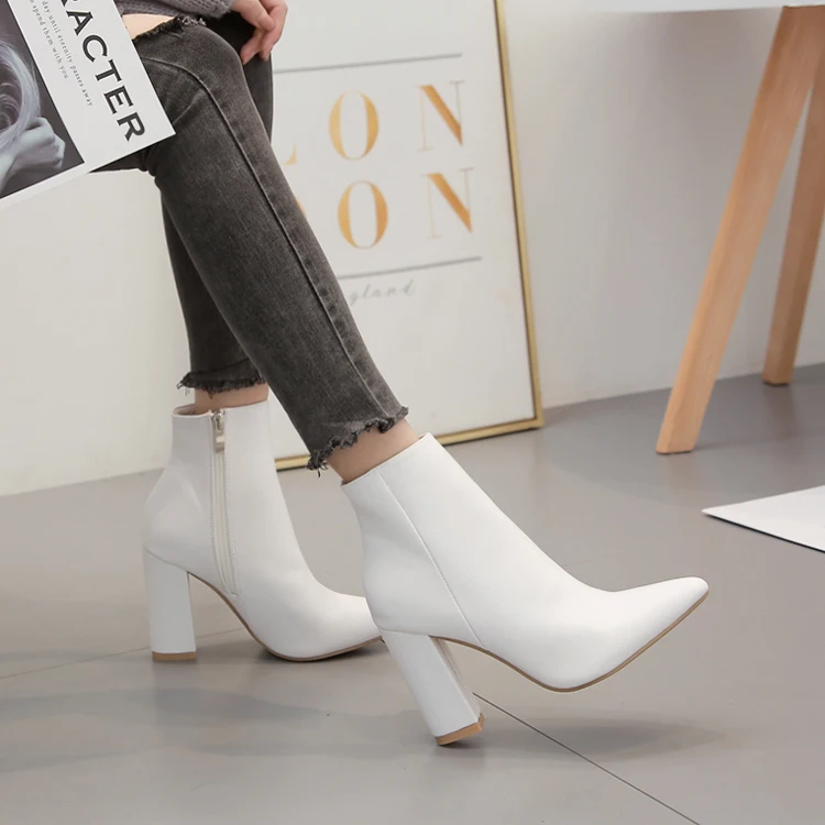 Fashion Women's Pointy White Leather High Heel Shoes Side Zipper Thick Heel Ankle Boots
Fashion Women's Pointy White Leather High Heel Shoes Side Zipper Thick Heel Ankle Boots