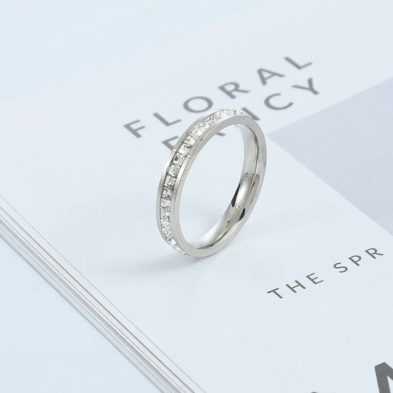 Full dimond bling stainless steel ring for men or women, As pic 
Full dimond bling stainless steel ring for men or women, As pic