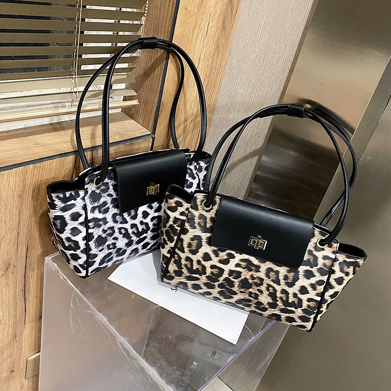2021 Hot Sell Lady Leopard Print handbags Large Capacity hand bags popular purses for women
2021 Hot Sell Lady Leopard Print handbags Large Capacity hand bags popular purses for women
