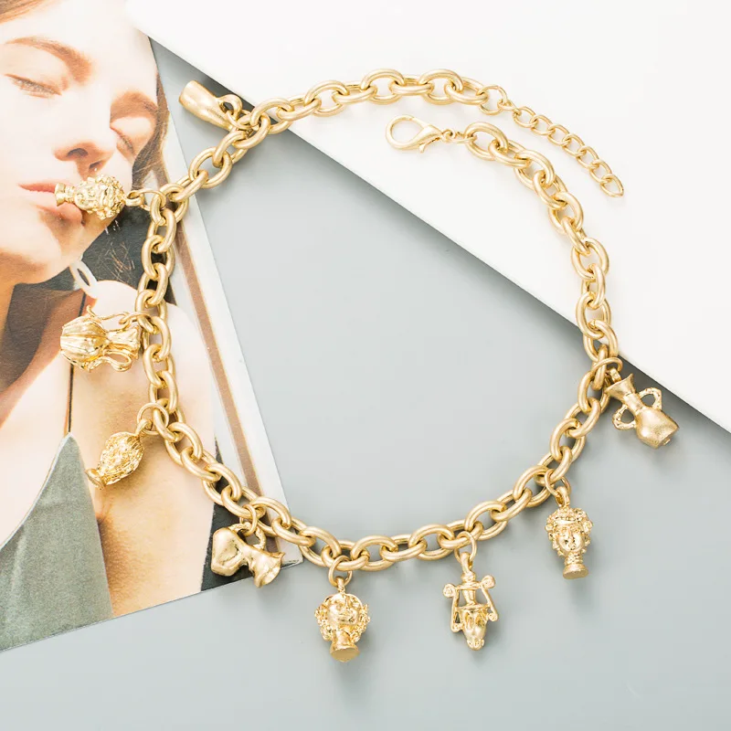 European and American fashion exaggeration retro Asian gold creative vase statue female clavicle chain
European and American fashion exaggeration retro Asian gold creative vase statue female clavicle chain
