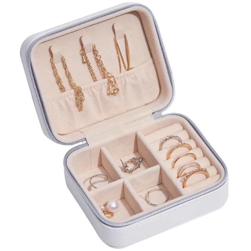 New PU leather jewelry box portable single-layer jewelry storage box with zipper small jewelry storage box
New PU leather jewelry box portable single-layer jewelry storage box with zipper small jewelry storage box