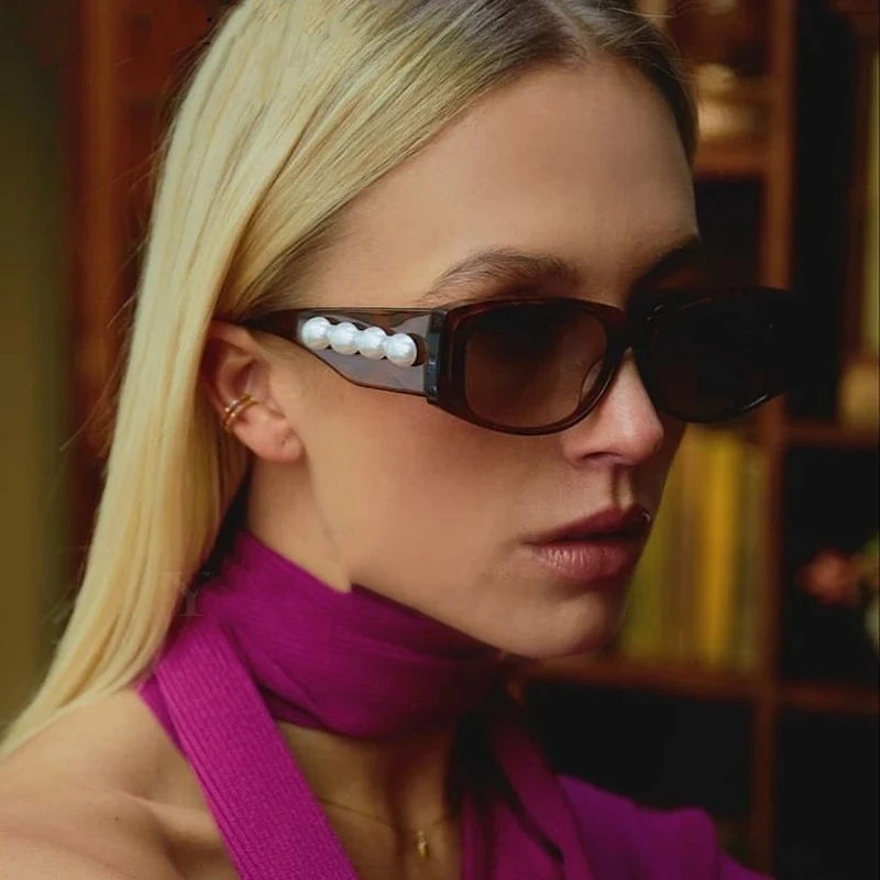 Italy Fashion Brand Designer Eyewear Handmade Small Frame Pearl UV400 Sunglasses Women Trendy 2021 Sunglasses
Italy Fashion Brand Designer Eyewear Handmade Small Frame Pearl UV400 Sunglasses Women Trendy 2021 Sunglasses