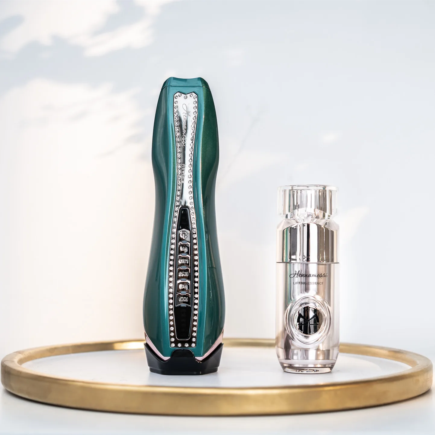 Cenmade Supplier Mini Portable Wrinkle Removal White Rf Massage Ems Beauty Device, Black, golden, green
Cenmade Supplier Mini Portable Wrinkle Removal White Rf Massage Ems Beauty Device, Black, golden, green
