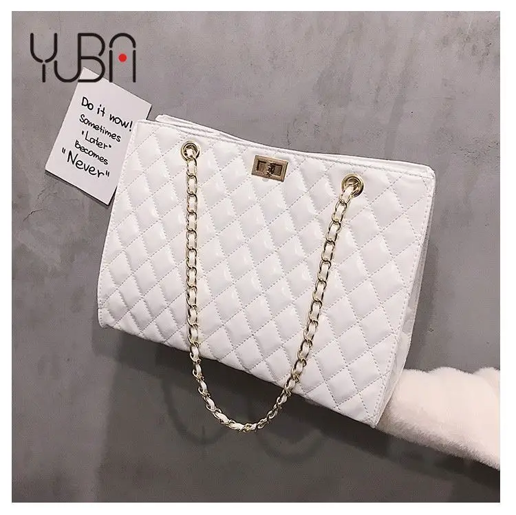 ChainLargeShoulderBagLuxuryHandbagsForWomenWomenTravelBagsPatentLeatherBrandPlaidToteDesignerSacAMainFemme, Multicolor
ChainLargeShoulderBagLuxuryHandbagsForWomenWomenTravelBagsPatentLeatherBrandPlaidToteDesignerSacAMainFemme, Multicolor