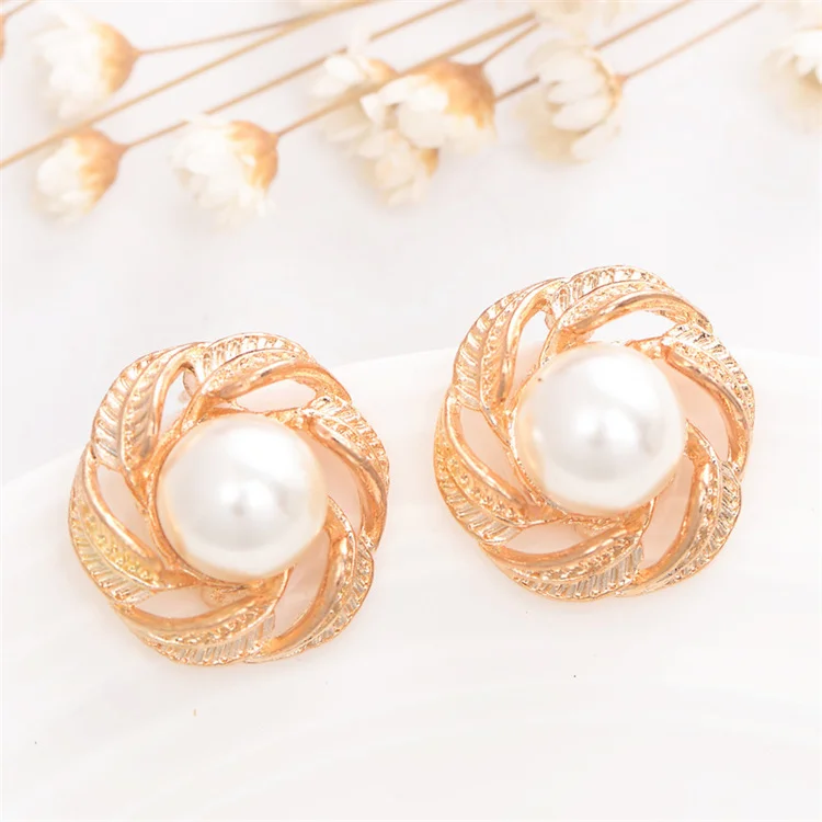 Fashion Jewelry Earrings Elegant Gold Plated Flower Shape Pearl Stud Earrings for Girl Lady Gift
Fashion Jewelry Earrings Elegant Gold Plated Flower Shape Pearl Stud Earrings for Girl Lady Gift