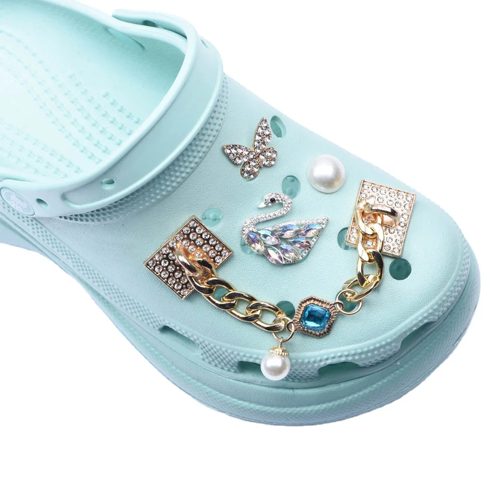 Bling Luxury Alloy Metal Designer shoe charms Fashion Chains for croc shoes charm decoration
Bling Luxury Alloy Metal Designer shoe charms Fashion Chains for croc shoes charm decoration