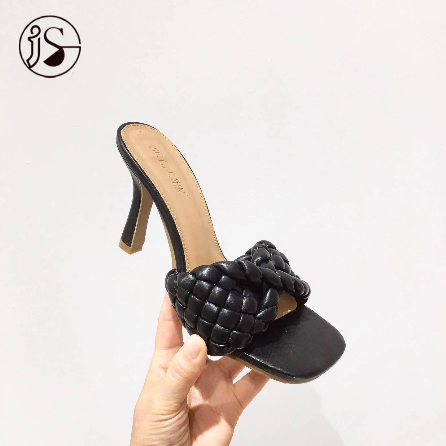 2021 High heel sexy women sandals summer high quality slippers Hot trendy design hot sale slides for women and ladies
2021 High heel sexy women sandals summer high quality slippers Hot trendy design hot sale slides for women and ladies