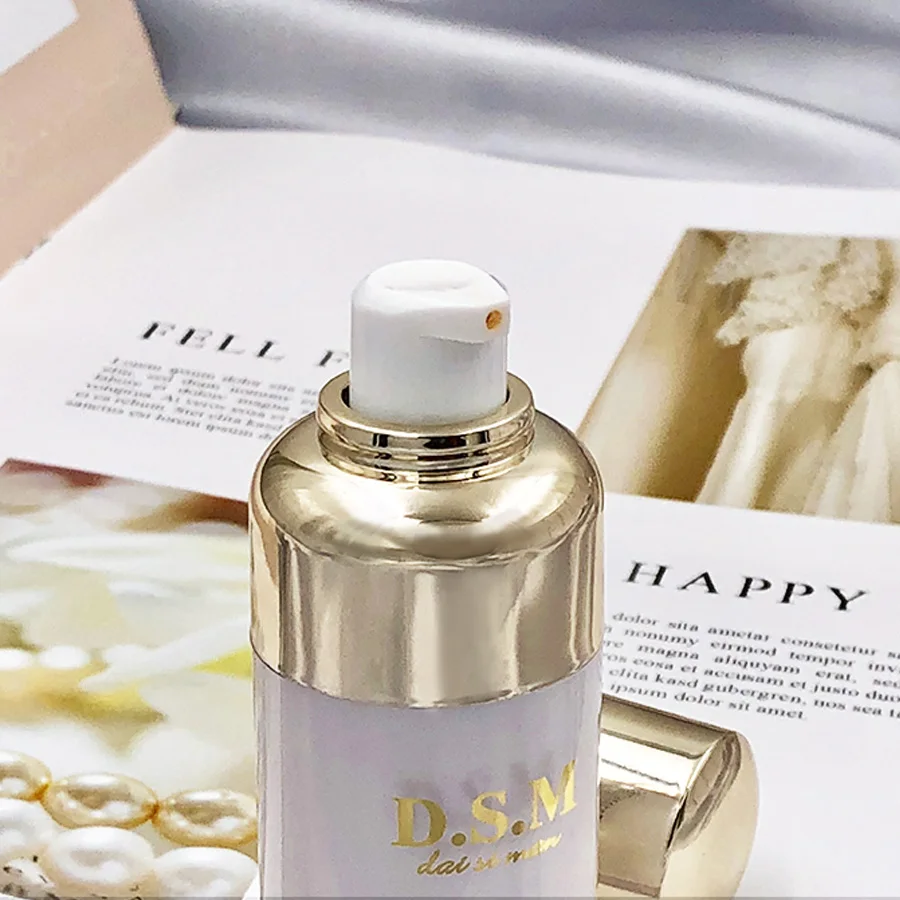Magic moisturizing softening liquid 24k gold=face skincare cream+bb cream+make up base+pre-makeup lotion
Magic moisturizing softening liquid 24k gold=face skincare cream+bb cream+make up base+pre-makeup lotion