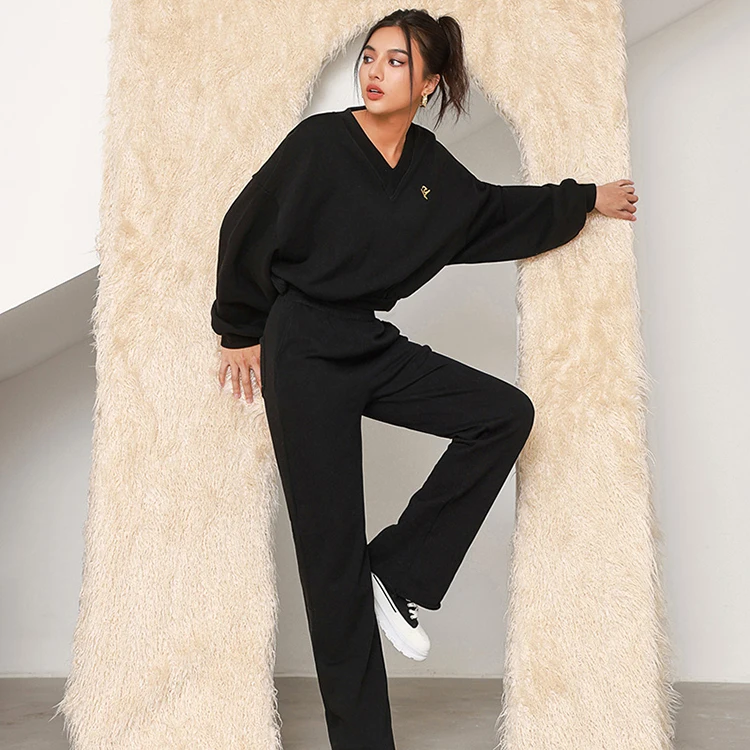 2023 custom logo women clothing sets causal cropped sweatshirt and sweat pant sets skims women two piece set
2023 custom logo women clothing sets causal cropped sweatshirt and sweat pant sets skims women two piece set