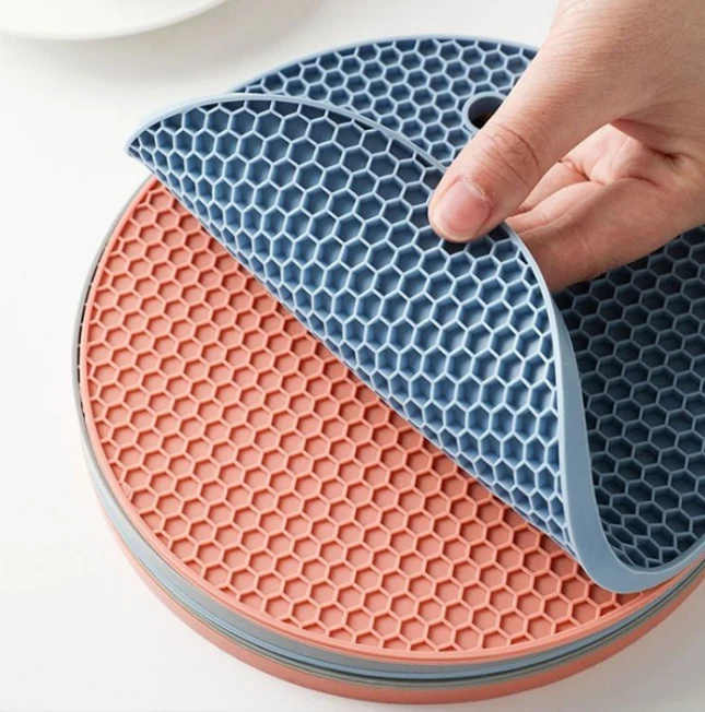 Kitchen Utensil Heat Resistant Honeycomb Silicone Hot Pot Holder Mat Coaster, Any color is ok
Kitchen Utensil Heat Resistant Honeycomb Silicone Hot Pot Holder Mat Coaster, Any color is ok