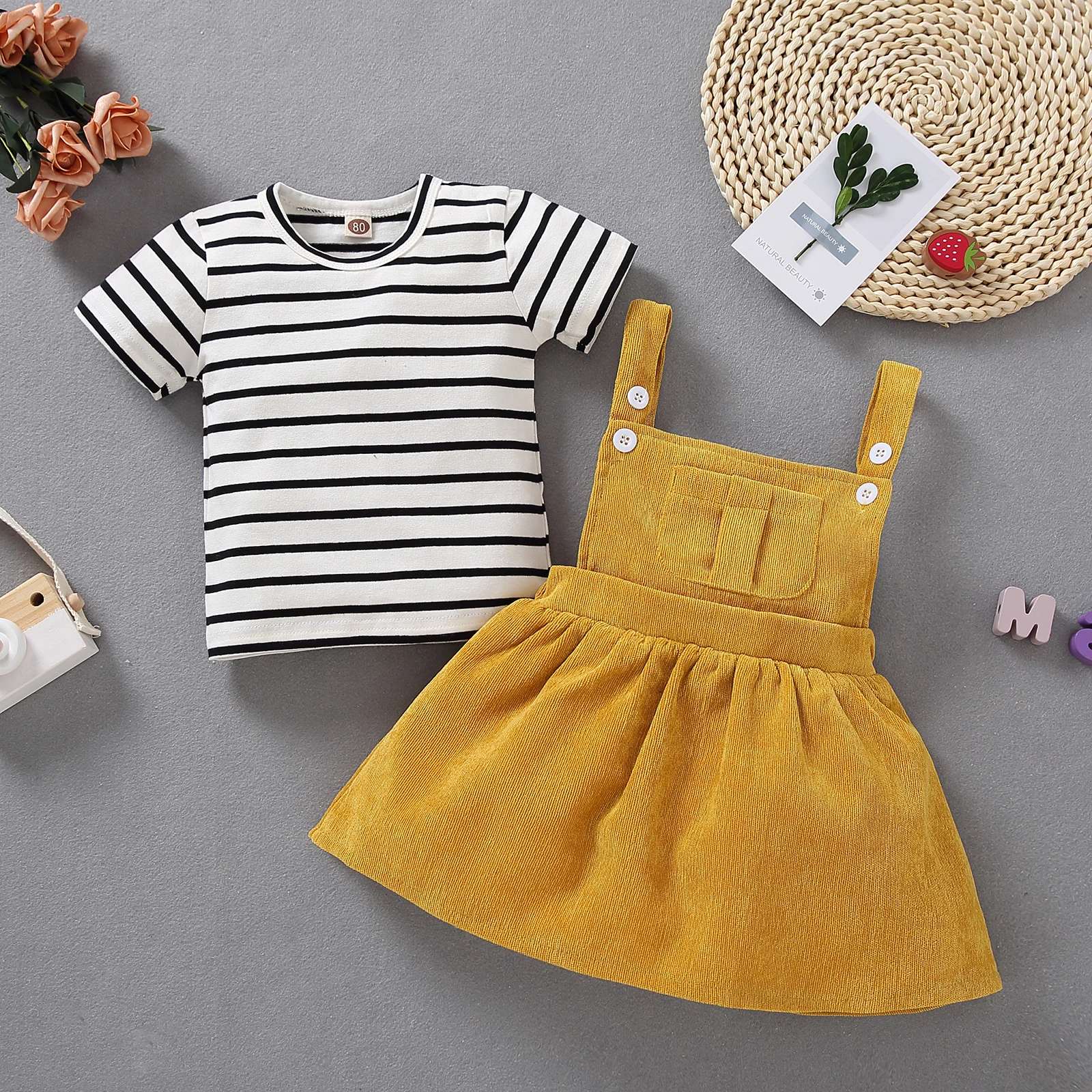 INS Corduroy Fabric Baby Girl Dresses for Children Different Colors Short Sleeve Baby Girls Dresses
INS Corduroy Fabric Baby Girl Dresses for Children Different Colors Short Sleeve Baby Girls Dresses