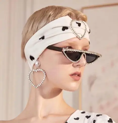 Luxury designer Rhinestone triangle fashion diamond cat women's sunglasses sun glasses for women, Custom colors
Luxury designer Rhinestone triangle fashion diamond cat women's sunglasses sun glasses for women, Custom colors