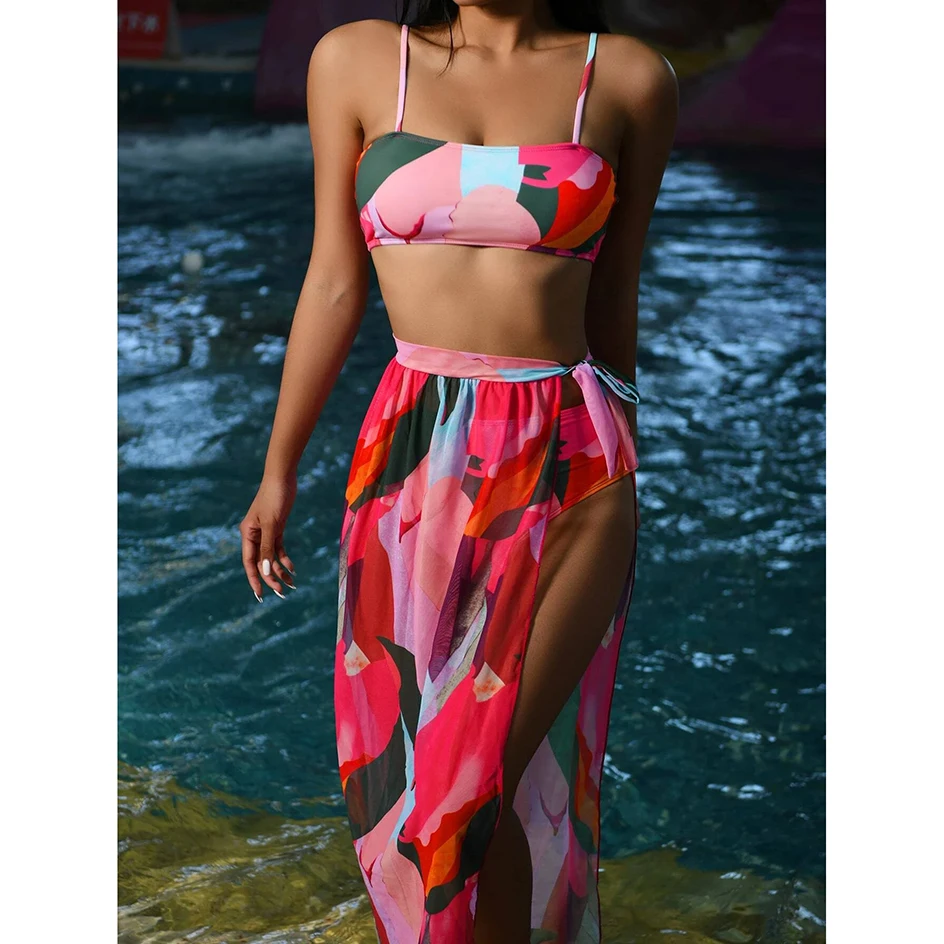 3 pieces set Bandeau bikini 2021 High waist swimwear female Color block swimsuit women String elegant bathing suit
3 pieces set Bandeau bikini 2021 High waist swimwear female Color block swimsuit women String elegant bathing suit