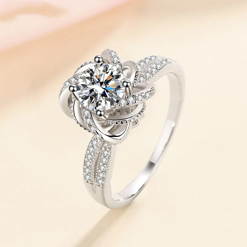 Silver 925 Original 2 Carat Brilliant Cut Diamond Test Past Sparkling D Color Moissanite Fountain Ring Gemstone Party Jewelry
Silver 925 Original 2 Carat Brilliant Cut Diamond Test Past Sparkling D Color Moissanite Fountain Ring Gemstone Party Jewelry