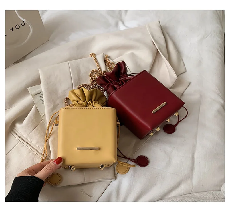 2021 Women For Fashion Drawstring Bucket Bag Female Simple Solid Color Crossbody Bag With Mini Purse Women Leisure Handbags
2021 Women For Fashion Drawstring Bucket Bag Female Simple Solid Color Crossbody Bag With Mini Purse Women Leisure Handbags