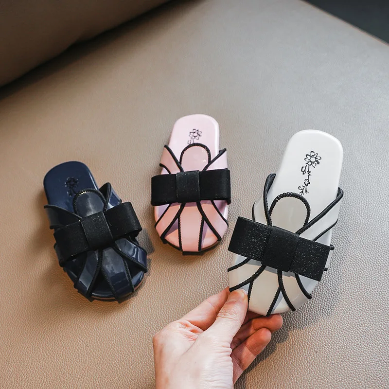 Girls Baotou Slippers 2021 Summer New Bow Big Kids Slippers Fashion Outer Wear Sandals, Black, white, pink
Girls Baotou Slippers 2021 Summer New Bow Big Kids Slippers Fashion Outer Wear Sandals, Black, white, pink