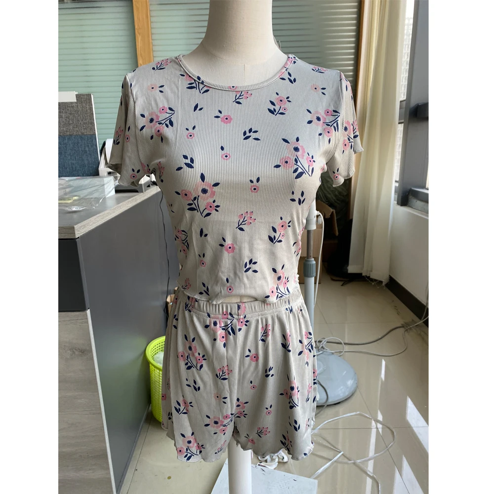 High Quality Floral Print Short Sleeve Two Piece Womens Cotton Pajamas Set Girls Loungewears, 1 colors
High Quality Floral Print Short Sleeve Two Piece Womens Cotton Pajamas Set Girls Loungewears, 1 colors