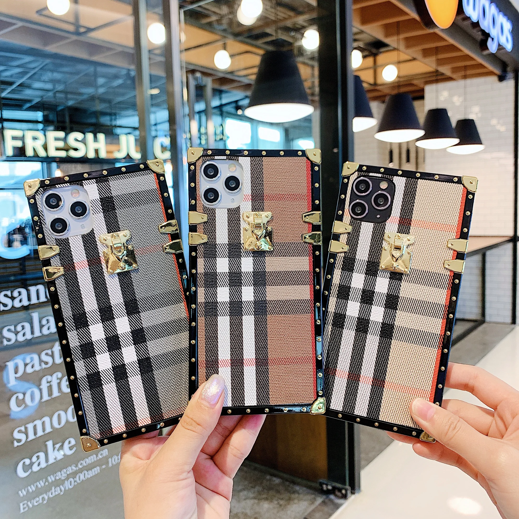 Fashion mobile phone case for Apple iPhone XI XR XSTPU silicone material mobile phone case
Fashion mobile phone case for Apple iPhone XI XR XSTPU silicone material mobile phone case