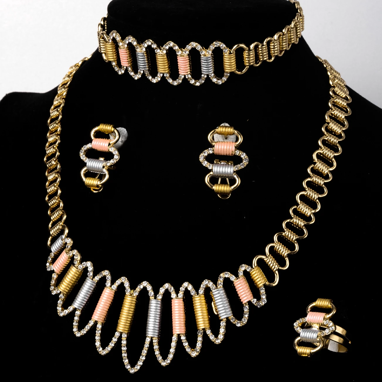 New Arrival Bridal Jewelry Sets For Women Necklace Earrings Ring Bracelet Cubic Zirconia Geometric Engagement Gift
New Arrival Bridal Jewelry Sets For Women Necklace Earrings Ring Bracelet Cubic Zirconia Geometric Engagement Gift