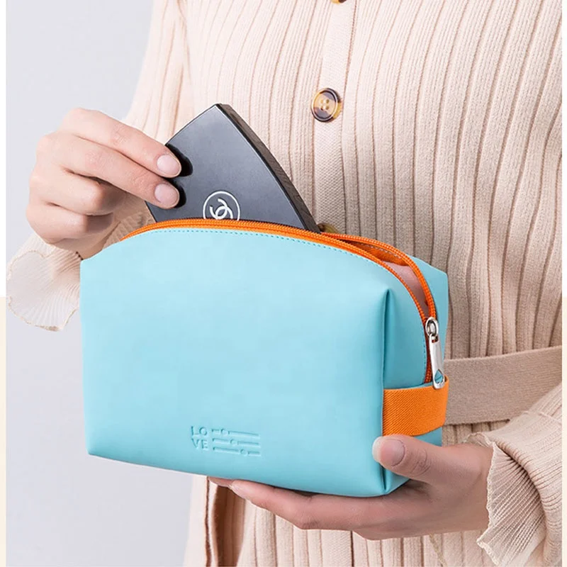 2021 cheap Premium Quality PU Cosmetic Bag for Women Girls Travel Pouch with Wrist Strap
2021 cheap Premium Quality PU Cosmetic Bag for Women Girls Travel Pouch with Wrist Strap