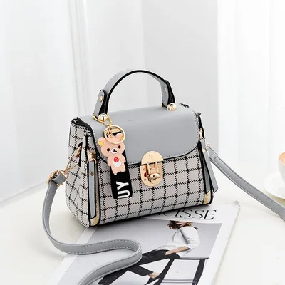 Casual Women Large Capacity Messenger Bag PU Leather Shoulder Crossbody Bags Female Travel Solid Color Handbag Bolsa Feminina
Casual Women Large Capacity Messenger Bag PU Leather Shoulder Crossbody Bags Female Travel Solid Color Handbag Bolsa Feminina