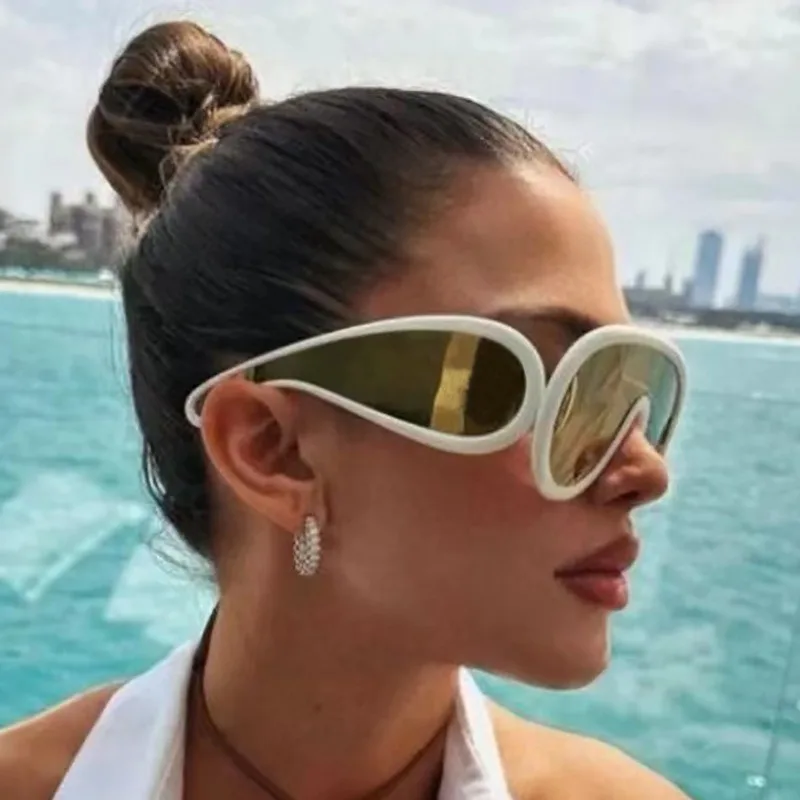 2024 Custom logo One Piece Brown brand Designer Glasses Sunglasses Women Thick Sun Glasses For Female Men Vintage Eyewear Oculos
2024 Custom logo One Piece Brown brand Designer Glasses Sunglasses Women Thick Sun Glasses For Female Men Vintage Eyewear Oculos