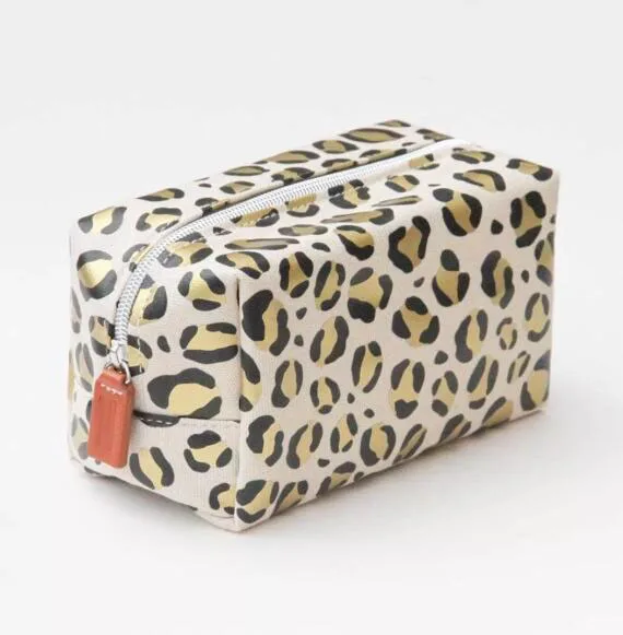Print Holographic Iridescent Leopard Fur Makeup Printed Toiletry Natural Cotton Fabric Cosmetic Bag, Customized color
Print Holographic Iridescent Leopard Fur Makeup Printed Toiletry Natural Cotton Fabric Cosmetic Bag, Customized color