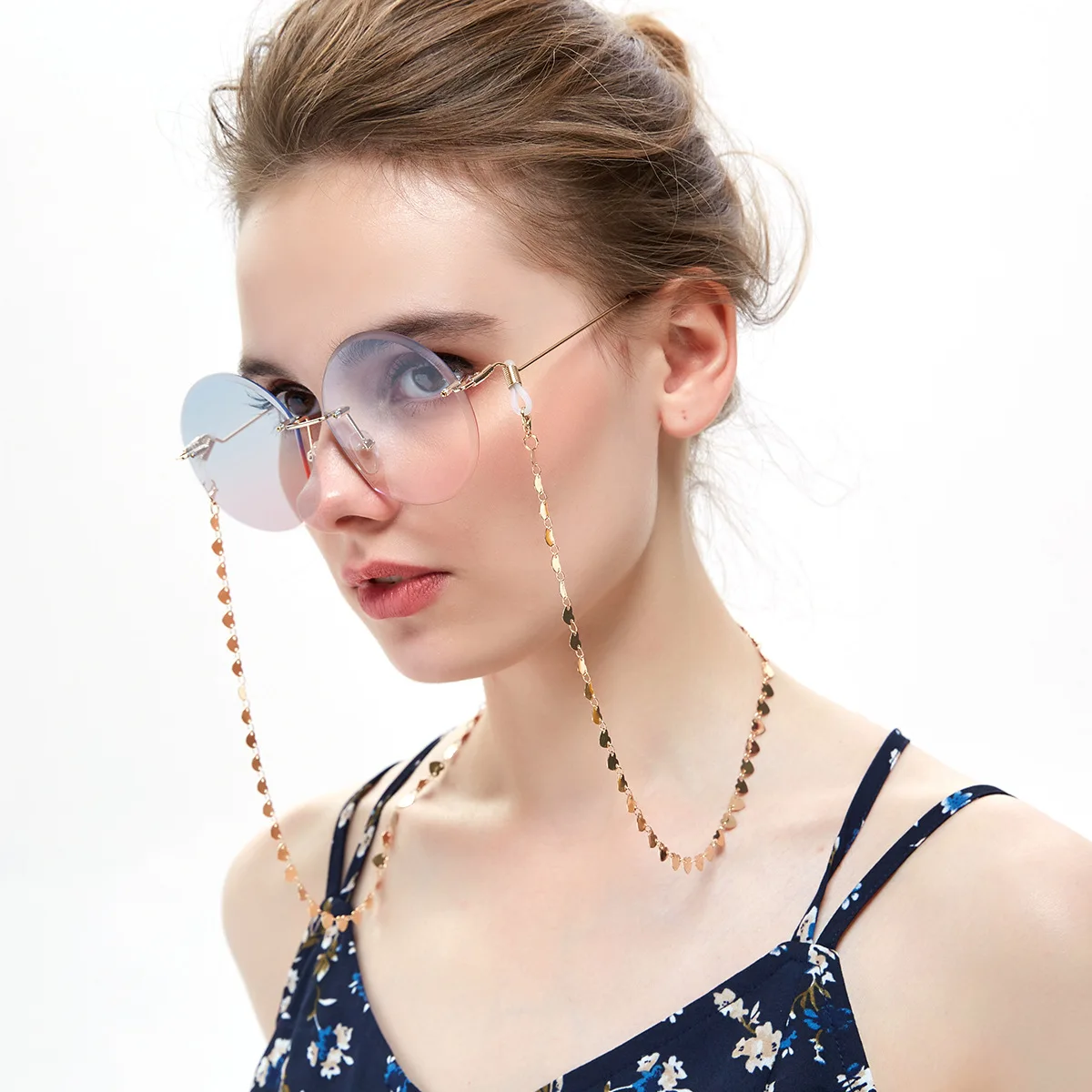 Women Fashion Wholesale Gold Plated Metal Heart Shape Designer Eye Sunglasses Glasses Holder Eyeglasses Chain
Women Fashion Wholesale Gold Plated Metal Heart Shape Designer Eye Sunglasses Glasses Holder Eyeglasses Chain