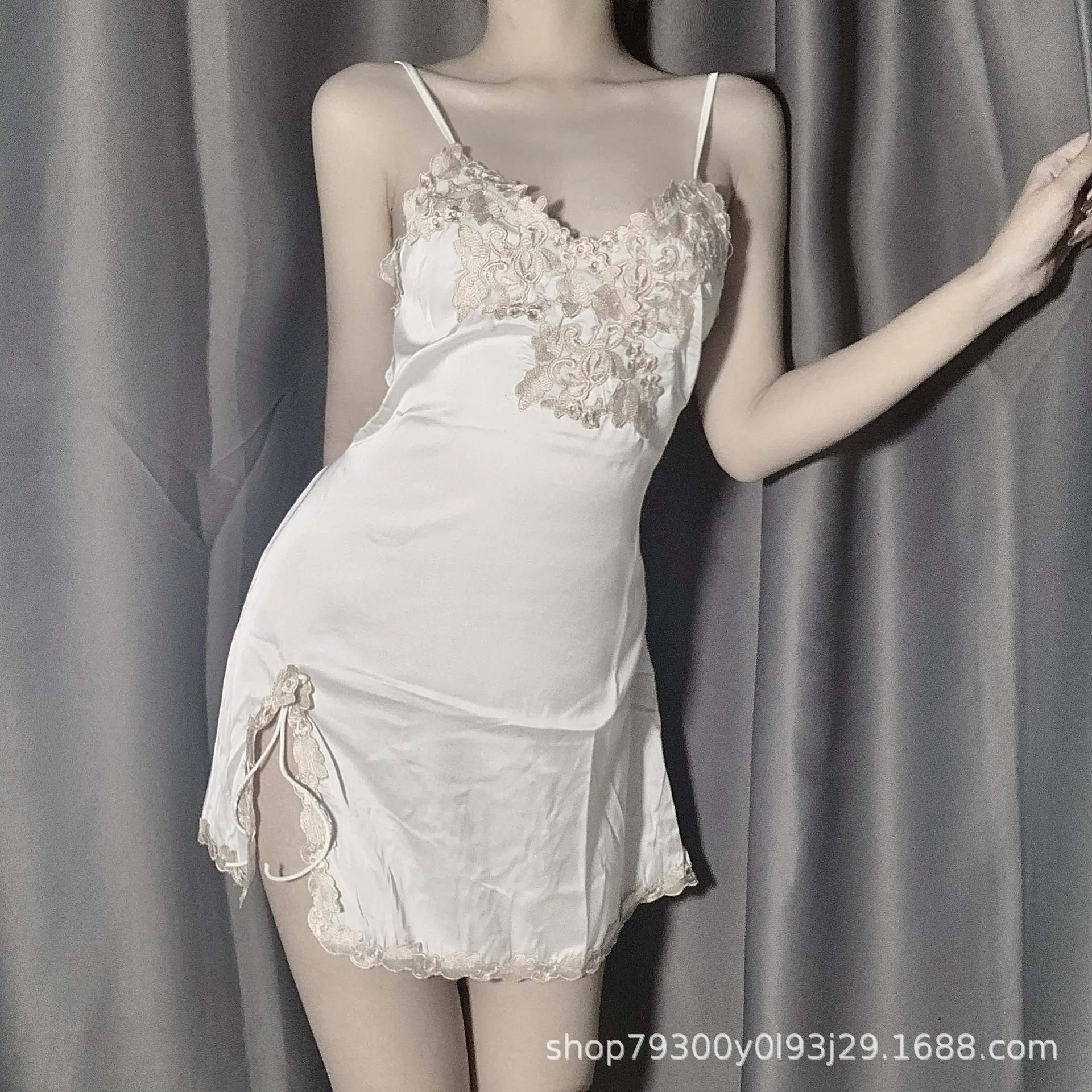 Female Sexy Lingerie Lace Embroidery Homewear Underwear Sling Sexy Pajamas Europe and American Pajamas Set
Female Sexy Lingerie Lace Embroidery Homewear Underwear Sling Sexy Pajamas Europe and American Pajamas Set