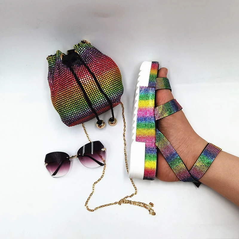 2021 new style sandals slippers red rainbow rhinestone fashion fine flashing one-shoulder adjustable bag and shoes set, Snakeskin
2021 new style sandals slippers red rainbow rhinestone fashion fine flashing one-shoulder adjustable bag and shoes set, Snakeskin