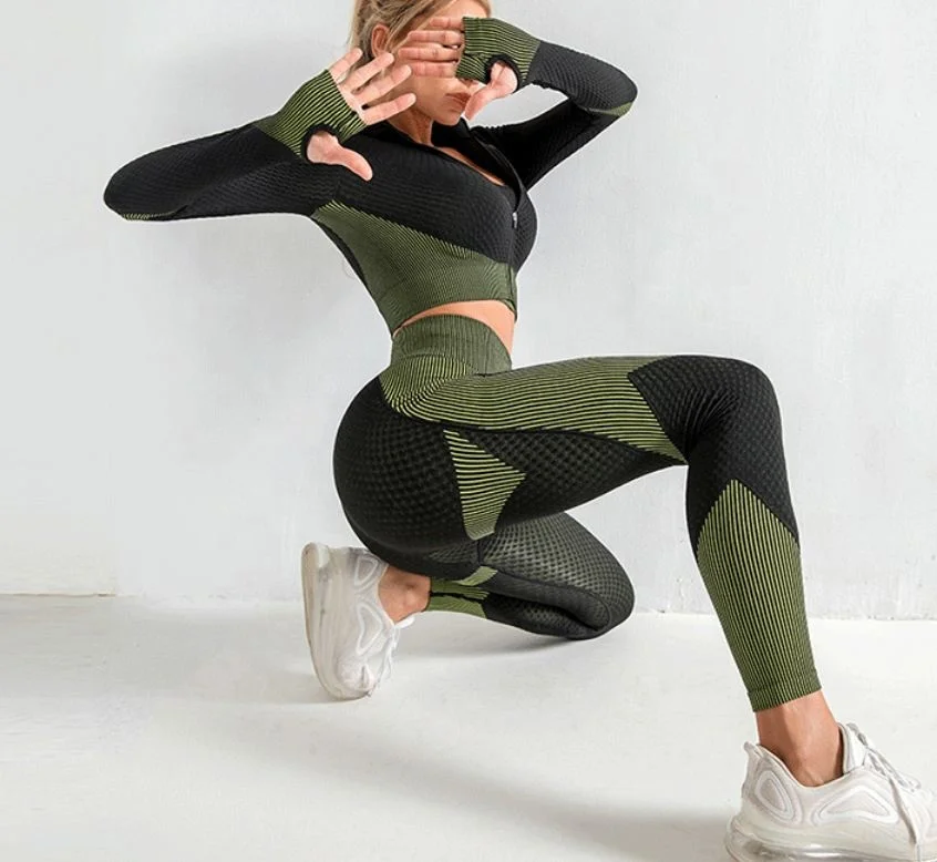 VOOGUE Breathable Tight Hip Enhancer 3 pcs Yoga Sets Fitness Workout Clothing Women Two Piece Outfits
VOOGUE Breathable Tight Hip Enhancer 3 pcs Yoga Sets Fitness Workout Clothing Women Two Piece Outfits