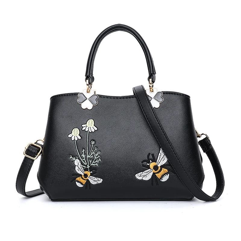 DL081-34 The latest design large capacity handbags embroidery handbags ladies shoulder bags messenger bags wholesale, Black.... 
DL081-34 The latest design large capacity handbags embroidery handbags ladies shoulder bags messenger bags wholesale, Black....
