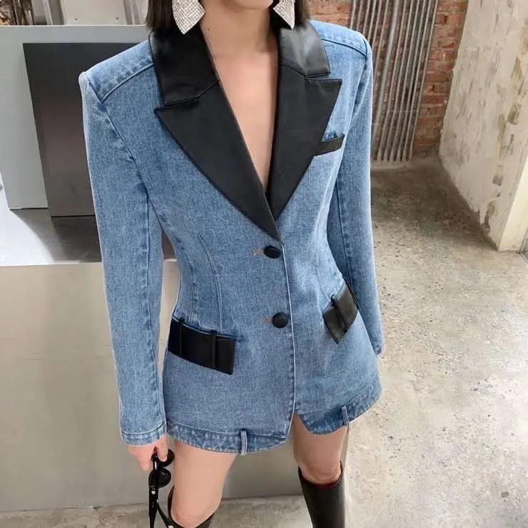 Autumn and winter V collar jacket PU leather matching jeans fashion ladies coat slim waist jeans suit
Autumn and winter V collar jacket PU leather matching jeans fashion ladies coat slim waist jeans suit