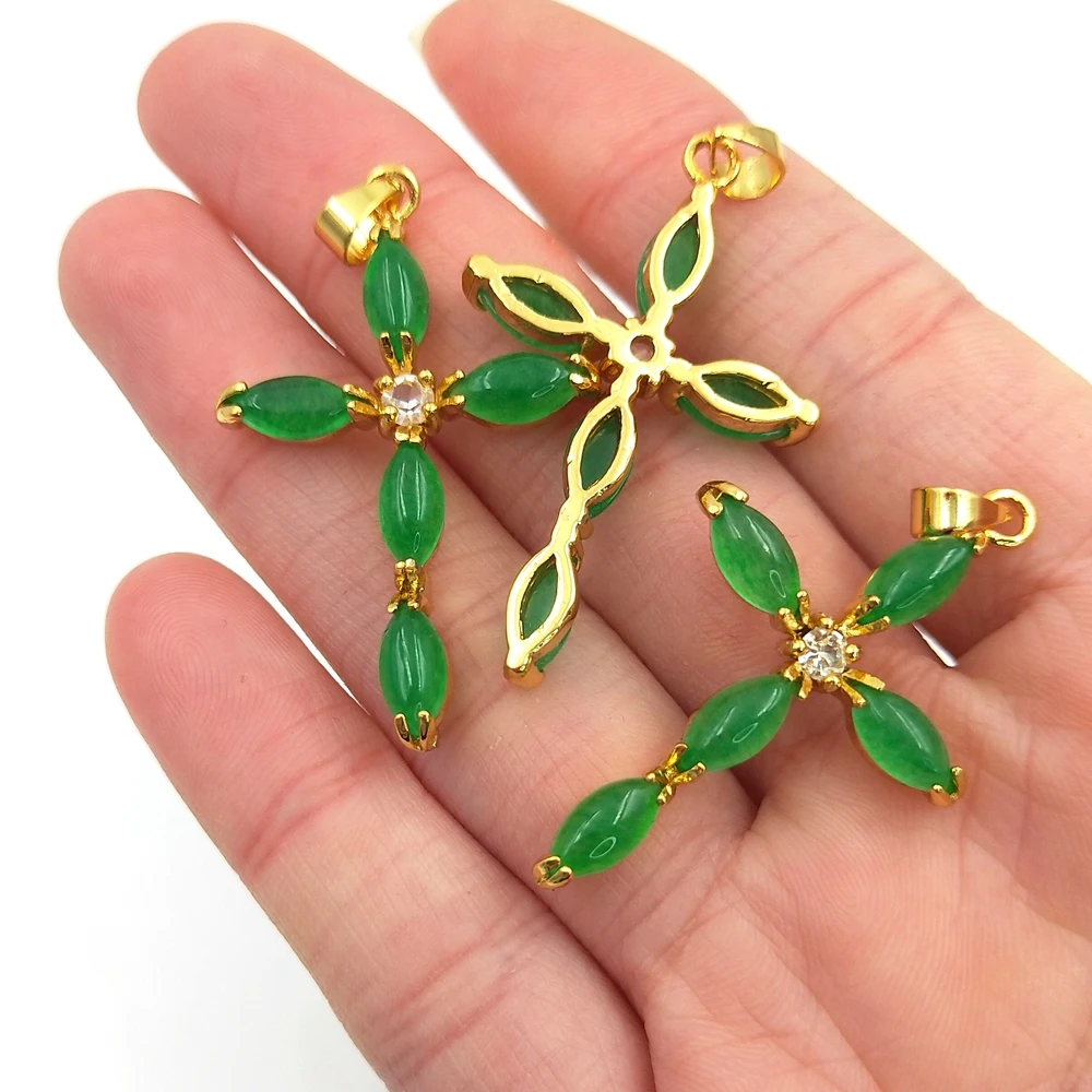 factory wholesale price natural green crystal pendant choker jesus cross charm gold chain necklace 18 inches for women gifts
factory wholesale price natural green crystal pendant choker jesus cross charm gold chain necklace 18 inches for women gifts