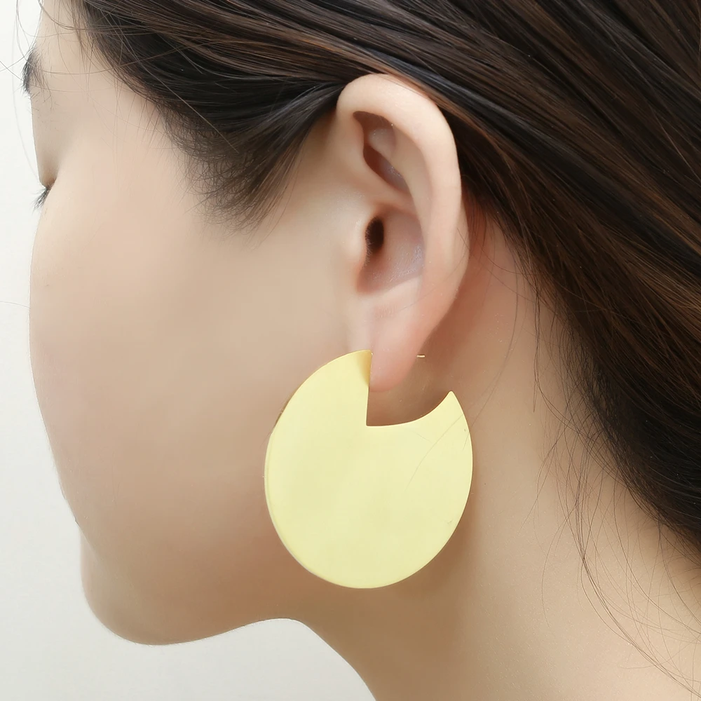 Gold Plated Exaggerated Large Disc Fan-Shaped Earrings Simple Geometric Round Stud Earrings, Steel/gold/customized color
Gold Plated Exaggerated Large Disc Fan-Shaped Earrings Simple Geometric Round Stud Earrings, Steel/gold/customized color
