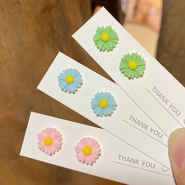 Summer Flower Accessories Fashion Simple Multi-color Stud Earrings Elegant Fresh Daisy Earrings for Women Girls
Summer Flower Accessories Fashion Simple Multi-color Stud Earrings Elegant Fresh Daisy Earrings for Women Girls