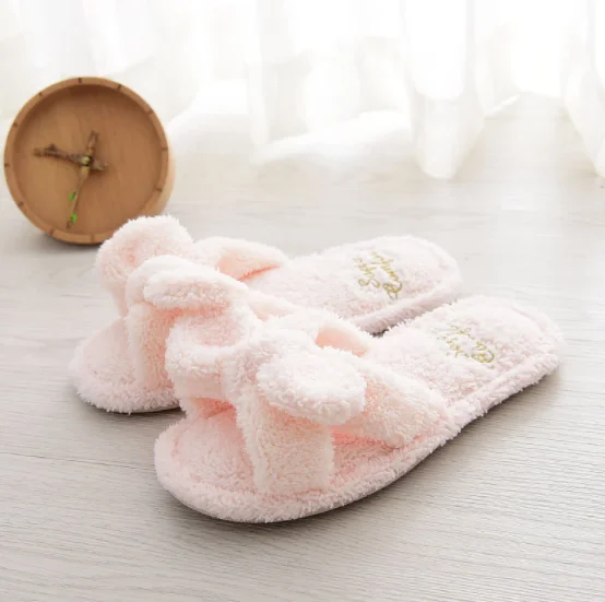 Wholesale new plush slippers plush bow indoor household mute female wood floor bedroom summer soft bottom, White,beige,rose red,pink ,green 
Wholesale new plush slippers plush bow indoor household mute female wood floor bedroom summer soft bottom, White,beige,rose red,pink ,green