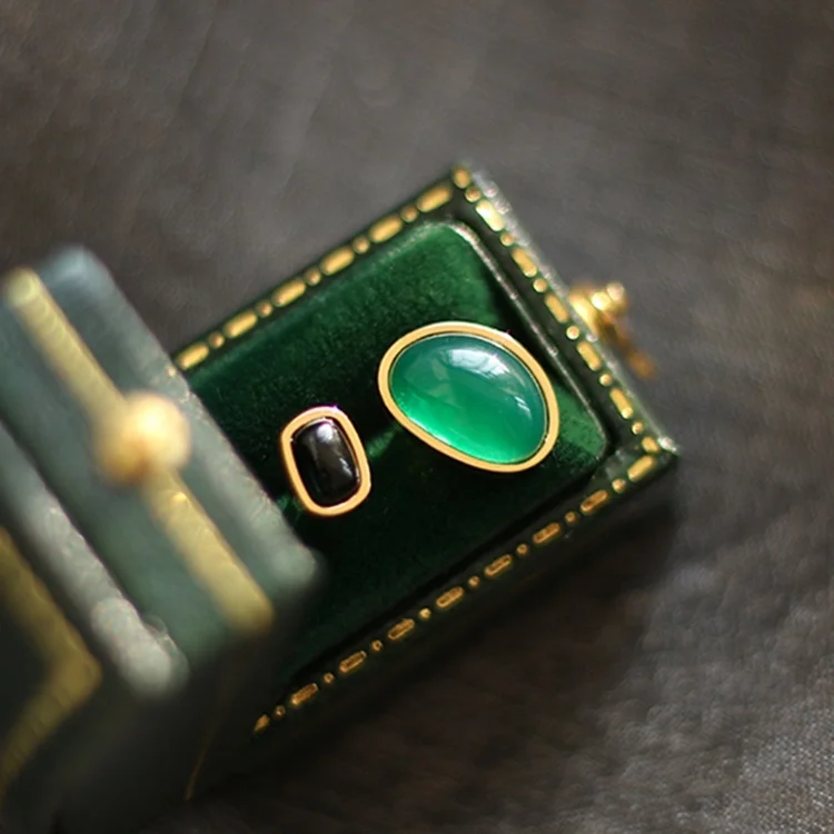 Luxury Earrings Green Agate Black Agate Natural Material Studs Minimalist Jewelry Earring Charms Irregular Onyx Stone Earrings, Gold/silver/rose gold
Luxury Earrings Green Agate Black Agate Natural Material Studs Minimalist Jewelry Earring Charms Irregular Onyx Stone Earrings, Gold/silver/rose gold