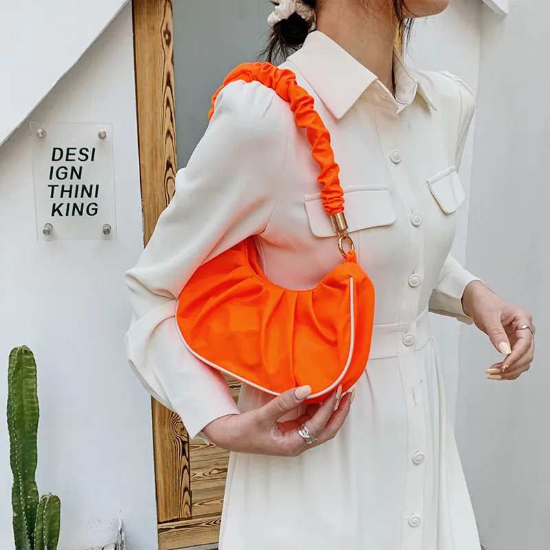 2021 Ladies Branded Clouds Folds Hand Bags For Girls Cute Tote Handbags Designer Fashion Purse Luxury Chain Handbags For Women
2021 Ladies Branded Clouds Folds Hand Bags For Girls Cute Tote Handbags Designer Fashion Purse Luxury Chain Handbags For Women